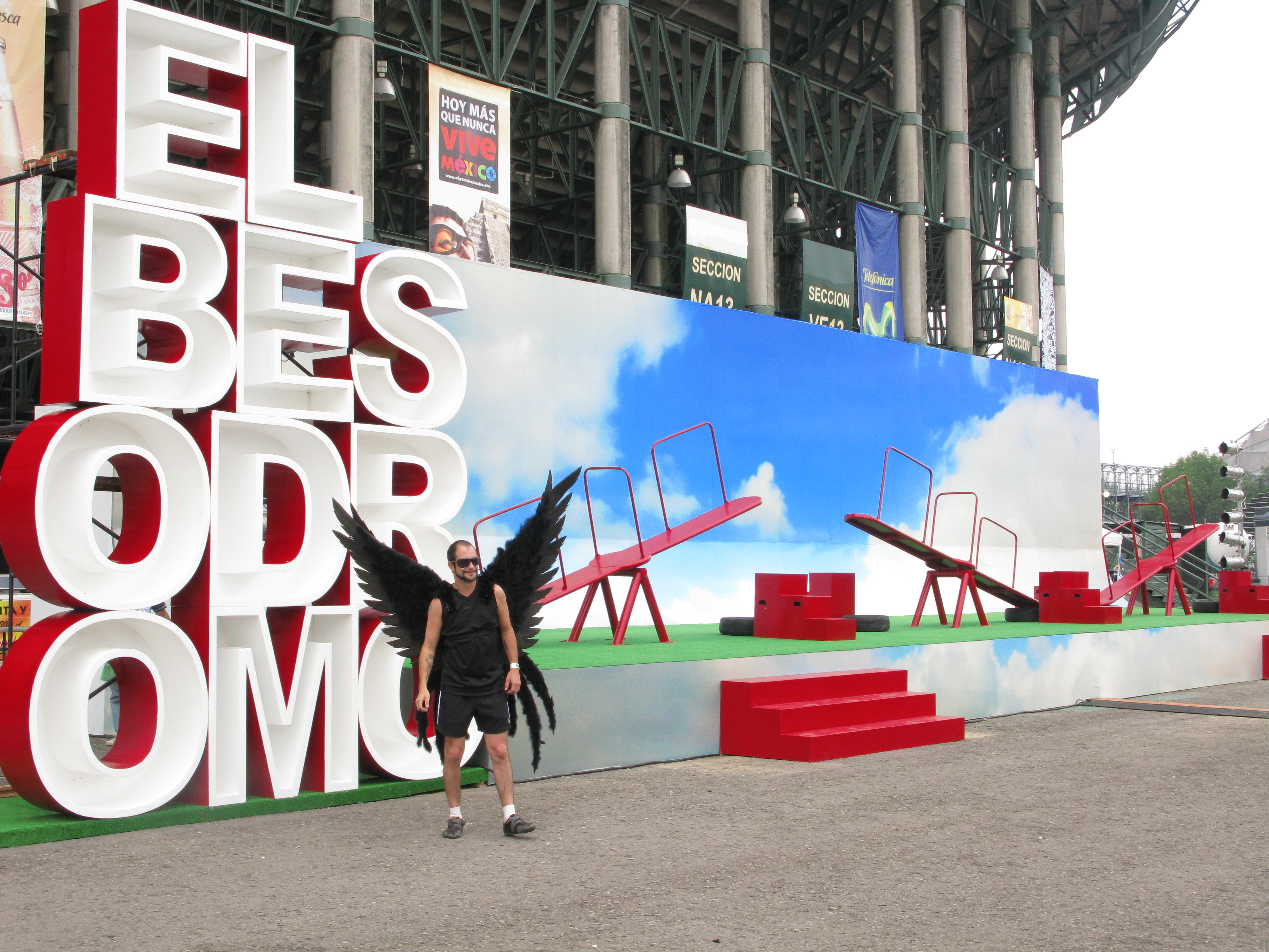 KISSADROME / BESODROMO