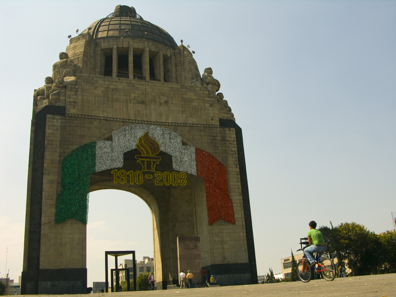 Monument to Revolution 2008  
